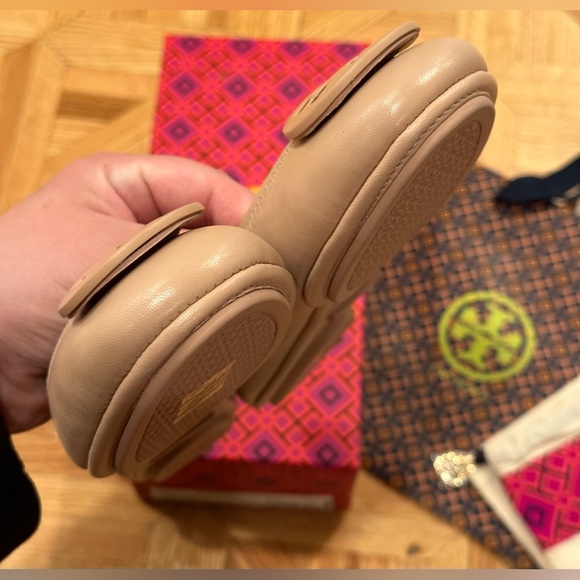 NWT Tory Burch Minnie Travel Flats in Goan Sand - Picture 8 of 16